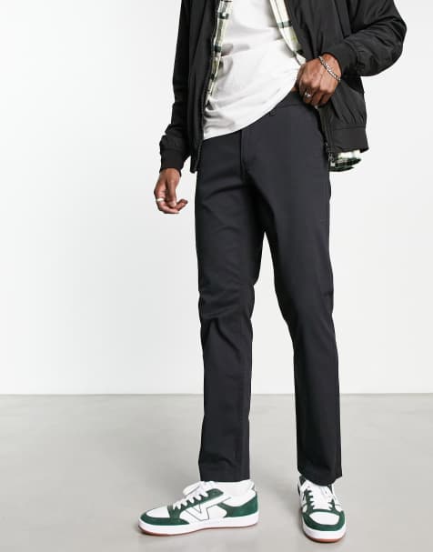 New Look – Schmal geschnittene Chinohose in Schwarz - view 1