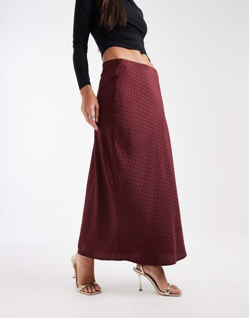 New Look - Schuingesneden satijnen midi rok met stippen in bordeauxrood, 5 van 5