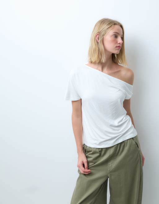 New Look schulterfreies T-Shirt in Wollweiß, 4 von 4