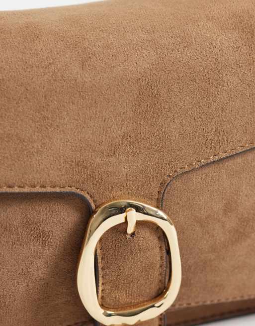 New Look – Schultertasche aus Wildlederimitat in Nerzbraun mit Schnallendetail, 3 von 4
