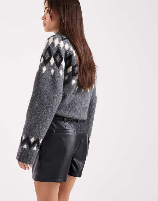 New Look – Schwarze Kunstledershorts mit Gürtel, 5 von 5