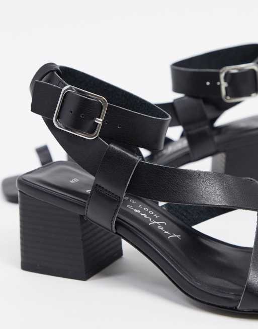 New Look – Schwarze Sandalen mit Blockabsatz und Zehenschlaufe ASOS
