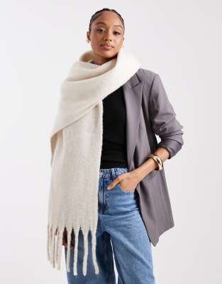 New Look - Schwerer Schal in Creme-Weiß