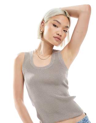 New Look New Look scoop neck vest in mink-Neutral