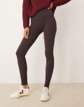 [New Look] New Look seamless ribbed leggings in chocolate-Brown M BROWN