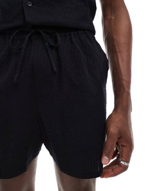 New Look seersucker shorts co-ord in black, 2 of 5