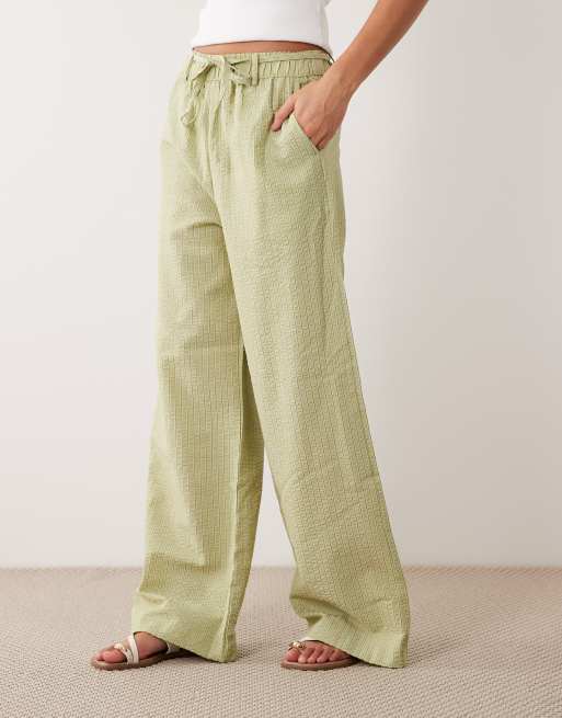 New Look seersucker stripe wide leg pants in green, 2 of 5