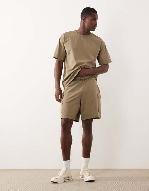 New Look – Set in verwaschenem Khaki mit T-Shirt und Shorts - view 1