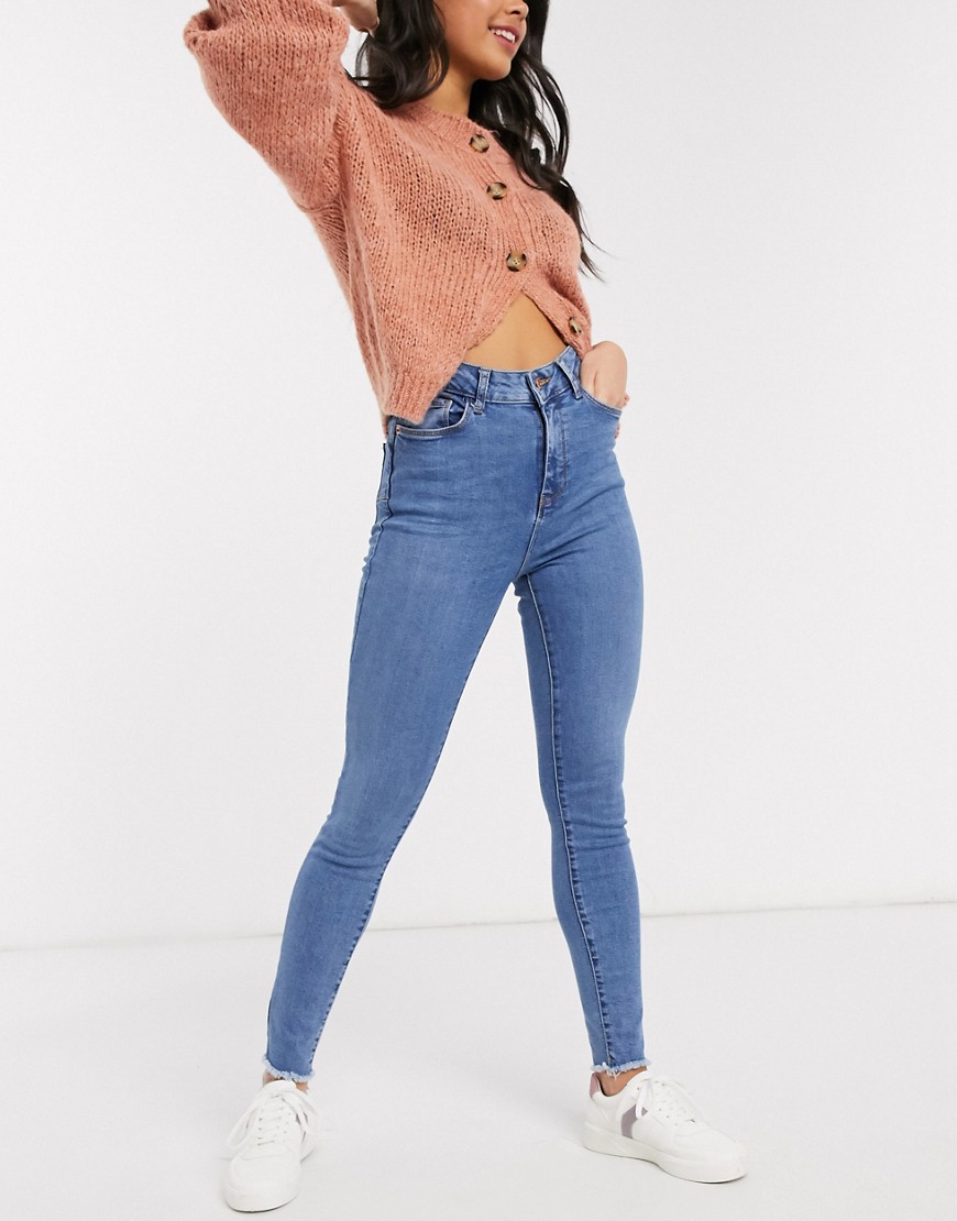 new look -  – Shape and Lift – Enge Jeans in Mittelblau