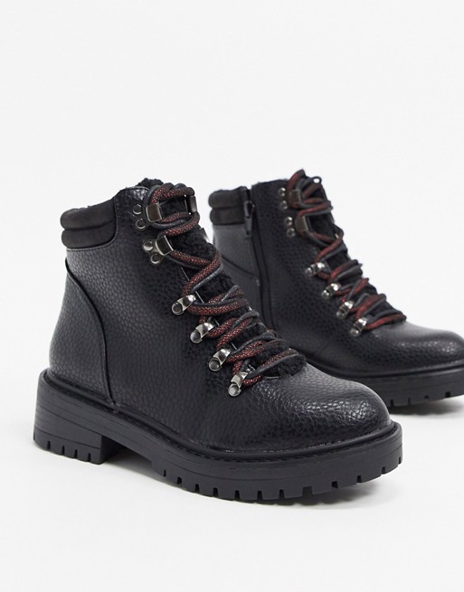 New Look lace up shearling hiker boots in black