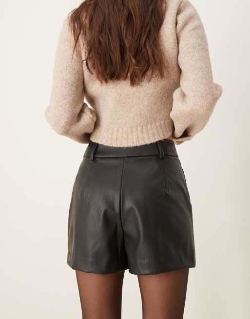 New Look Short habillé en imitation cuir Noir ASOS