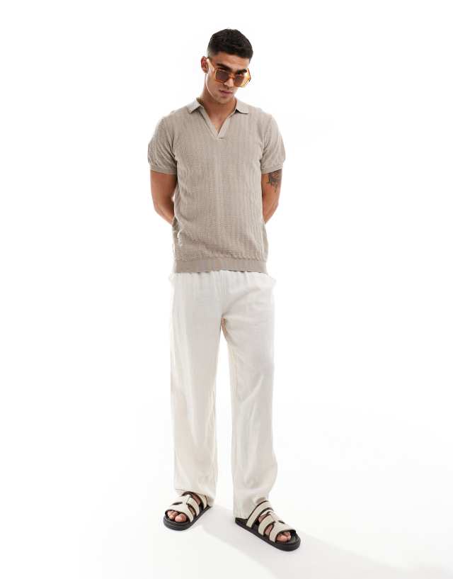 New Look - short sleeve textured stripe polo shirt in camel