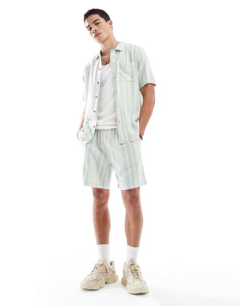 New Look – Shorts aus Leinenmix in gestreiftem Grün, Kombiteil - view 1