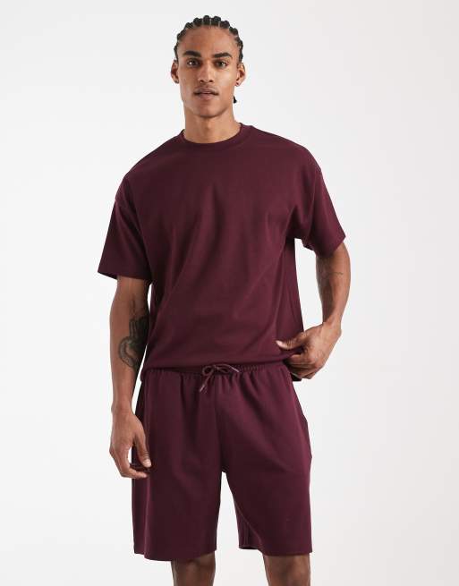 New Look oversized boxy t-shirt and shorts set in burgundy, 2 of 3