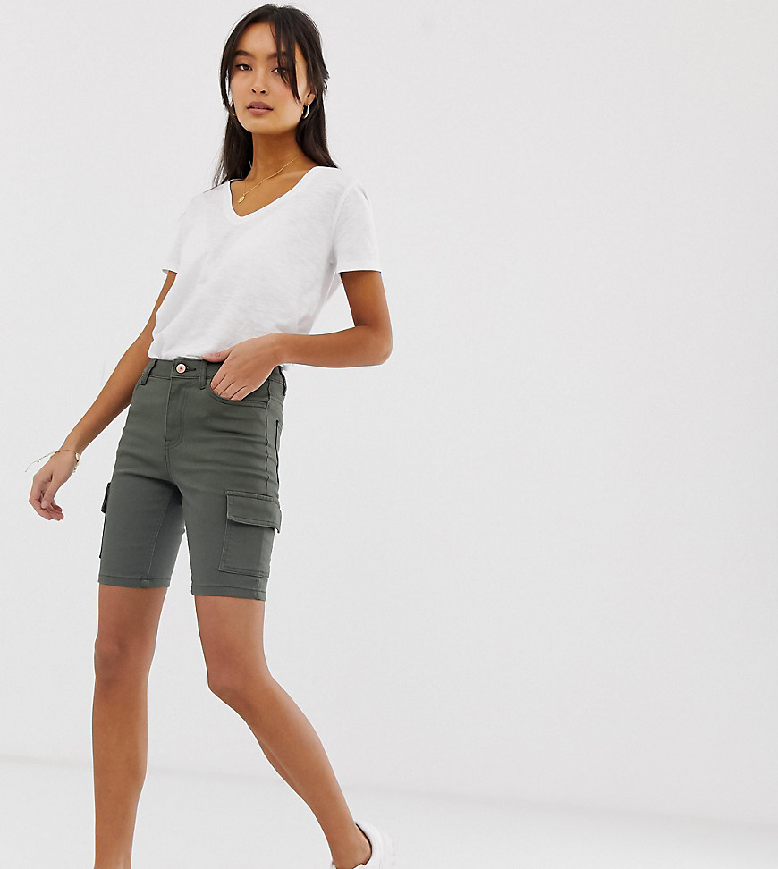New Look shorts with cargo pockets in green
