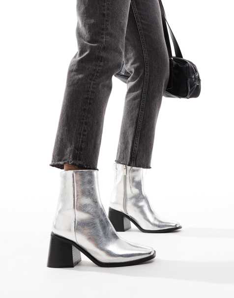 New Look – Silberfarbene, mittelhohe Stiefeletten mit klobigem Absatz - view 1