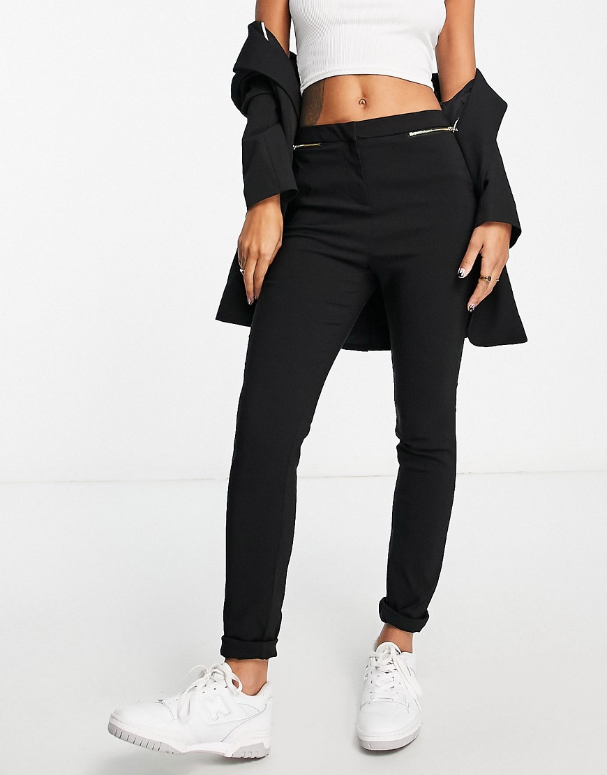 New Look skinny tailored trousers in black