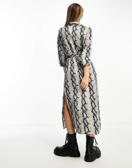 New Look - Slå-om-midikjole med neutralt slangeprint i satin, 4 af 4