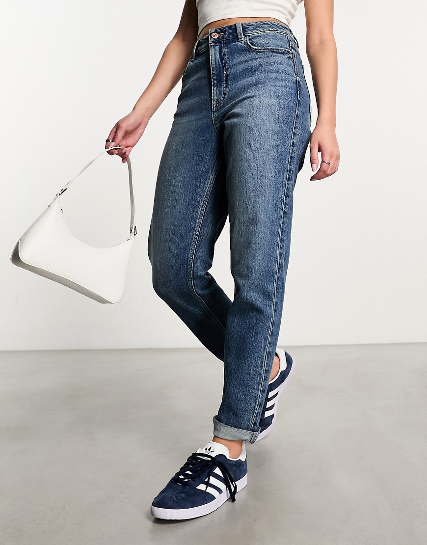 New Look slim mom jeans in vintage wash-Blue