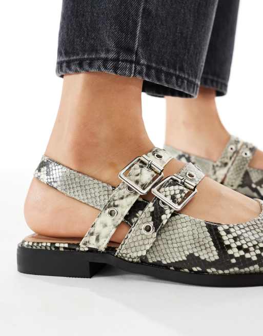 New Look slingback buckle detail shoe in snake print, 3 of 4