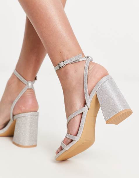 New Look - Sølvfarvede sandaler med hæl og flere stropper - view 1