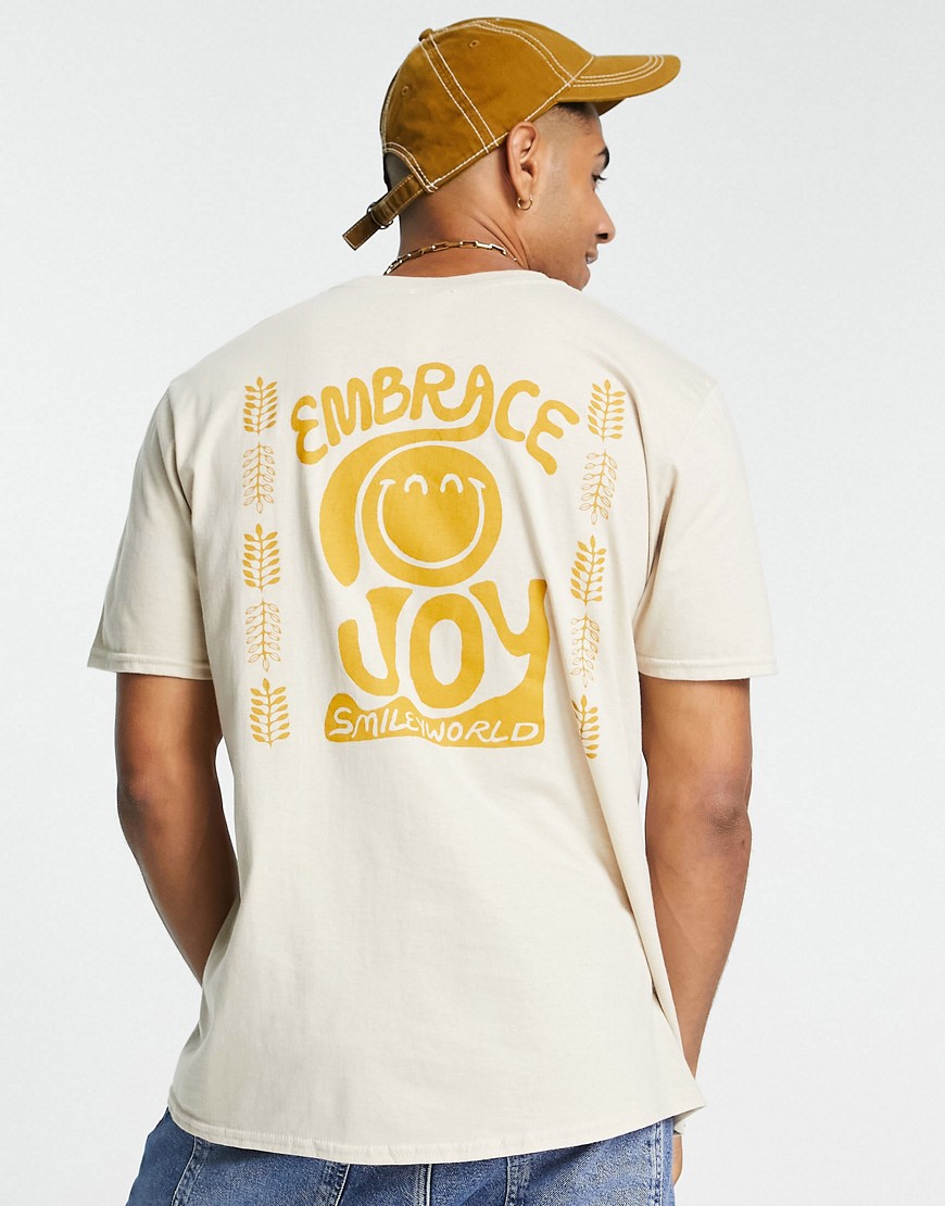 New Look smile back print t-shirt in stone-White