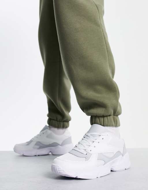 New Look - Sneakers grigie e bianche con suola spessa