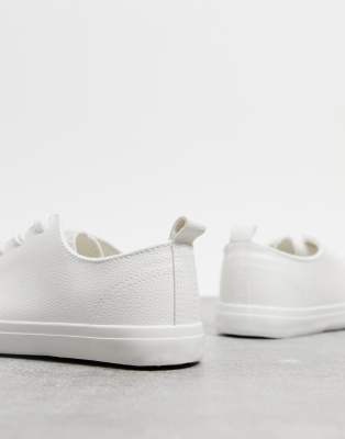 New Look - Sneakers met veters en brede pasvorm in wit | ASOS