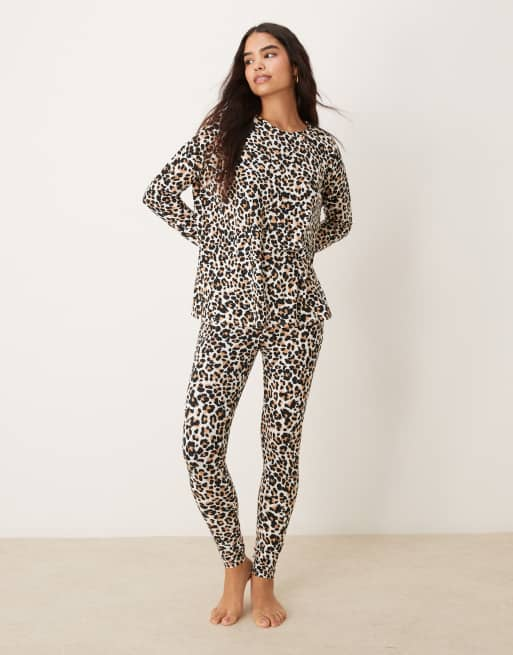 New Look soft touch pyjama set in leopard print