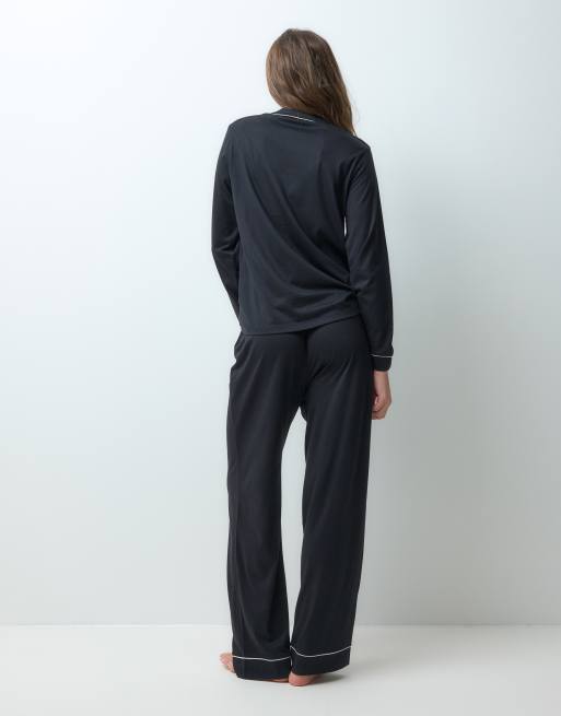 New Look soft touch revere pyjamas in black, 3 of 4
