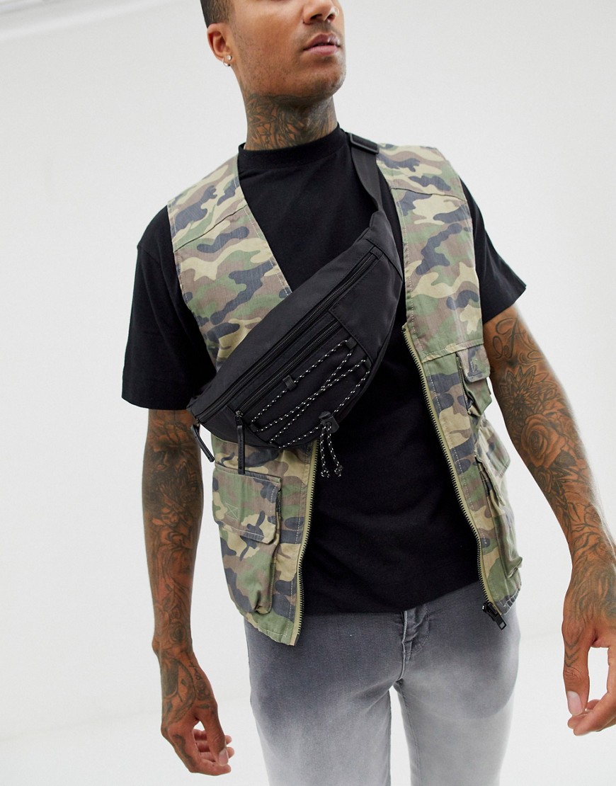 New Look — sort bæltetaske med klatresnører