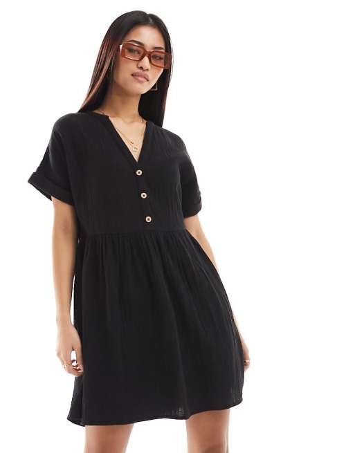 New Look - Sort minikjole med smock-snit og knapper