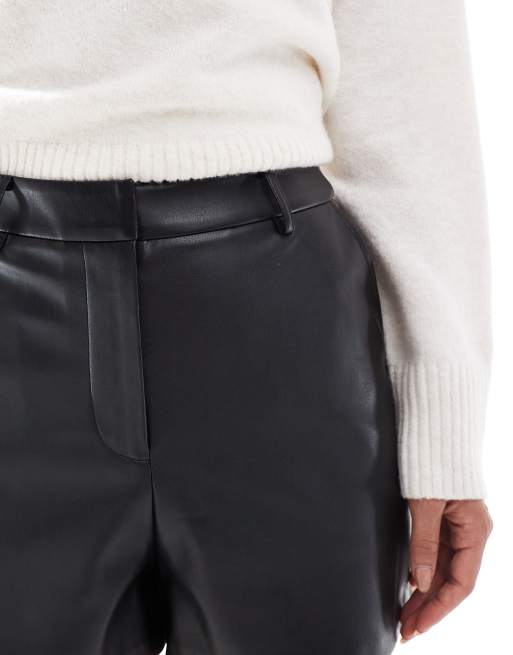 New Look - Sorte skræddersyede shorts i imiteret læder, 4 af 5