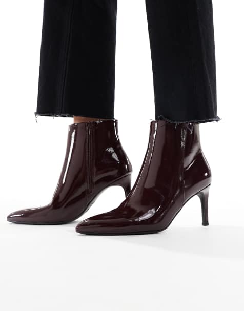 New Look – Spitze Stiefel in Burgunderrot mit Lackoptik und Absatz - view 1