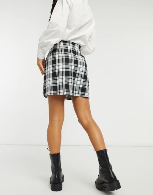 New Look split front mini skirt in black check, 2 of 4