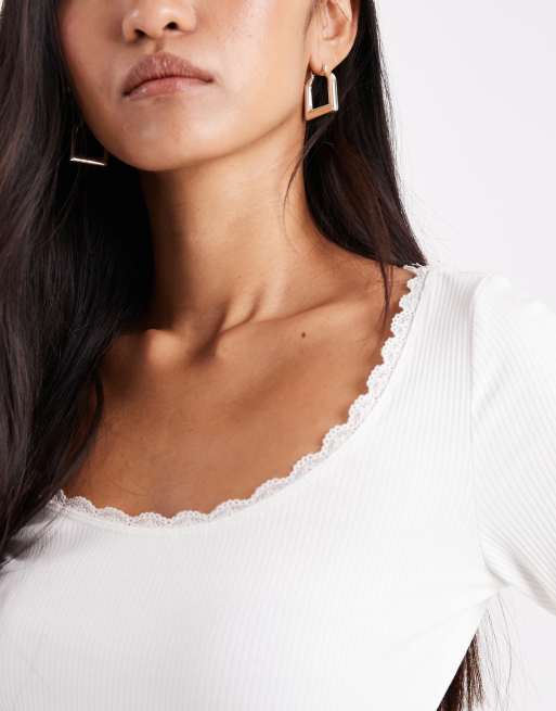New Look square neck lace trim top in cream, 3 of 4