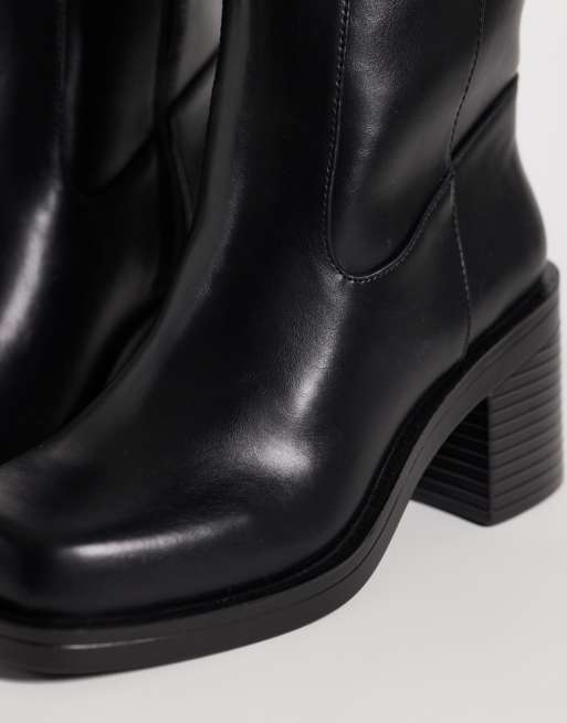 New Look square toe chunky ankle boot in black , 3 of 5