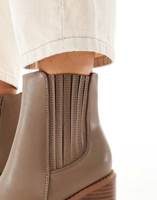 New Look stack heeled chelsea boot in light brown, 2 of 4