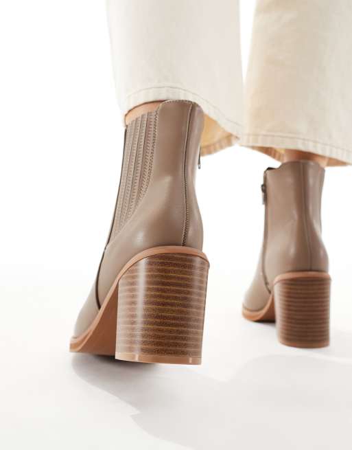 New Look stack heeled chelsea boot in light brown, 4 of 4