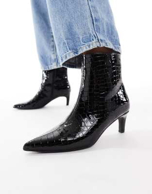 New Look - Stiefel in Kroko-Schwarz mit Absatz