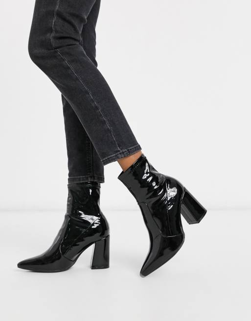 New Look - Stivaletti a calza a punta in pelle sintetica PU nero patent con tacco 