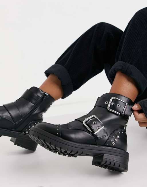 New Look - Stivaletti bassi neri con borchie e fibbie, 2 di 4