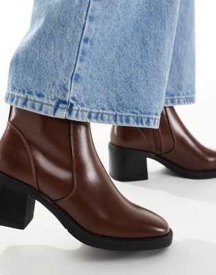 New Look Stivaletti color cuoio con tacco e punta squadrata ASOS