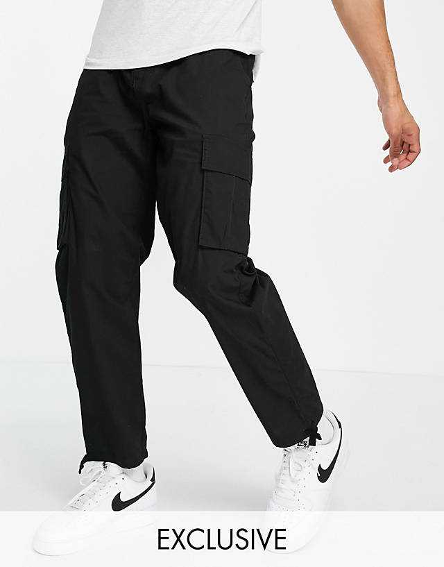 New Look - straight fit ripstop cargos in black