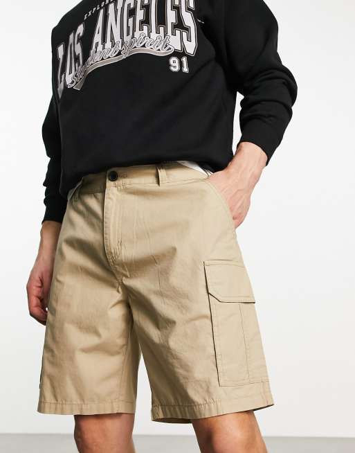 Fitted hot sale cargo shorts