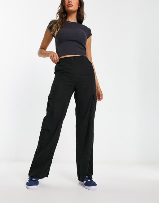 New Look straight leg cargo trousers in black | ASOS