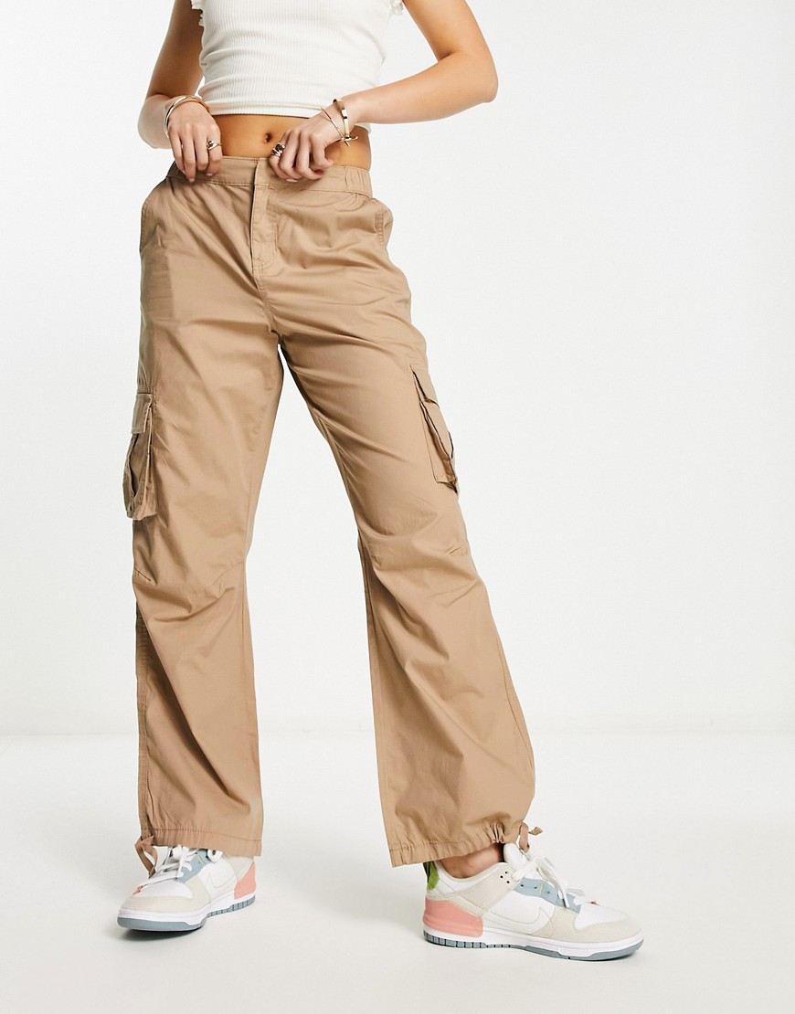 New Look straight leg parachute trousers in stone-Neutral