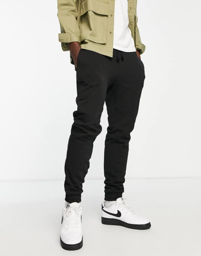 New Look straight leg sweatpants in black