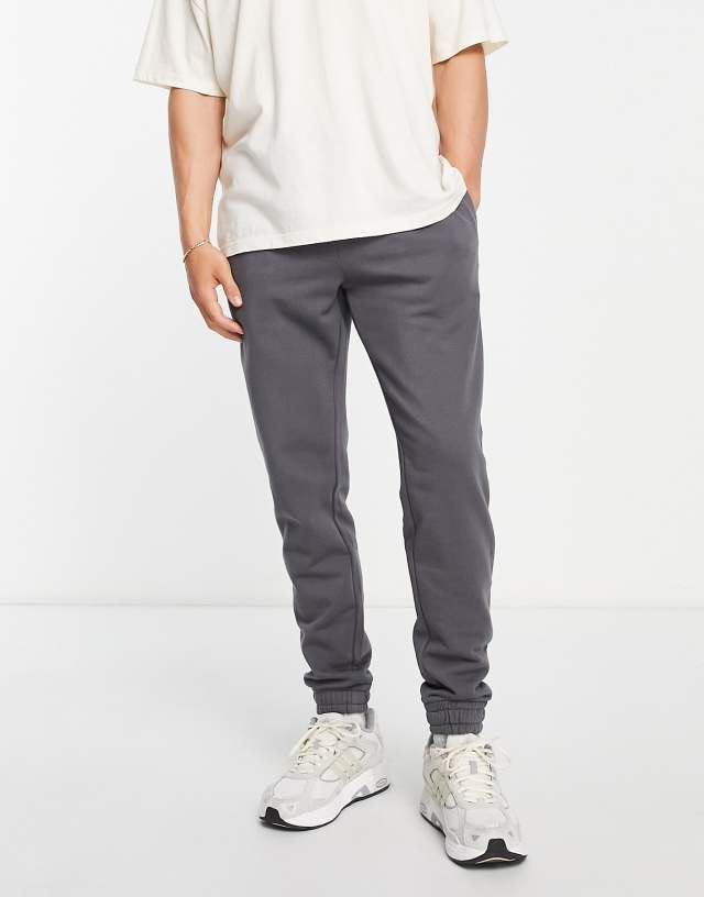 New Look straight leg sweatpants in dark gray