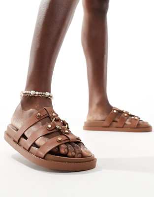 New Look strappy chunky flat sandal in tan-Brown